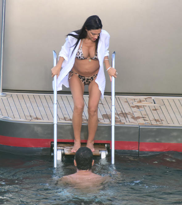 Tatili zehir oldu! Arda Turan'ın keyfini kaçıran telefon - Resim: 2