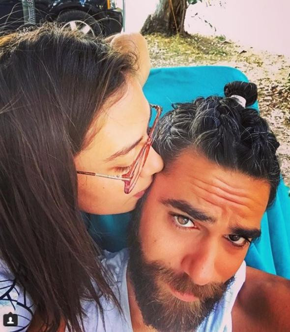 Kadir Doğulu eşi Neslihan Atagül'ü 3 kelimeyle bakın nasıl anlattı - Resim: 4