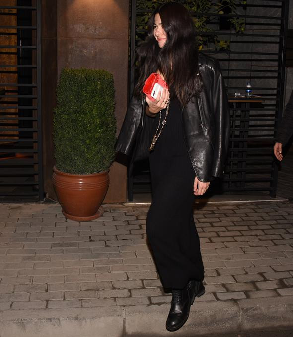 Asena yine yakalandı! Flaşlar patlayınca şoke oldu - Resim: 3