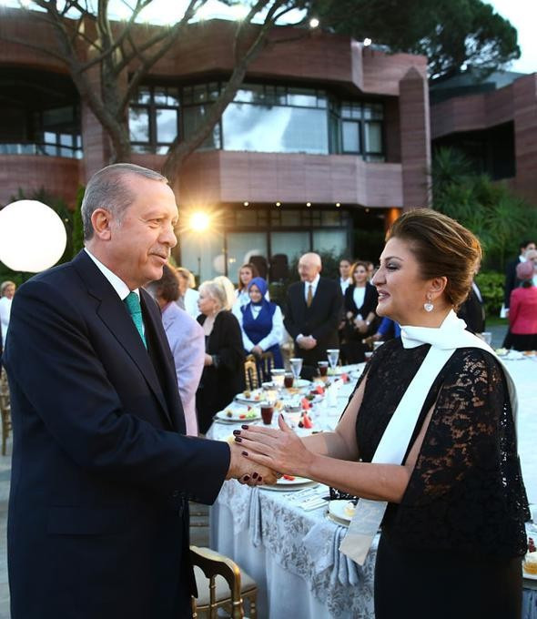 Erdoğan iftarda sanatçılarla ne konuştu fotoğrafın sırrı ortaya çıktı - Resim: 4