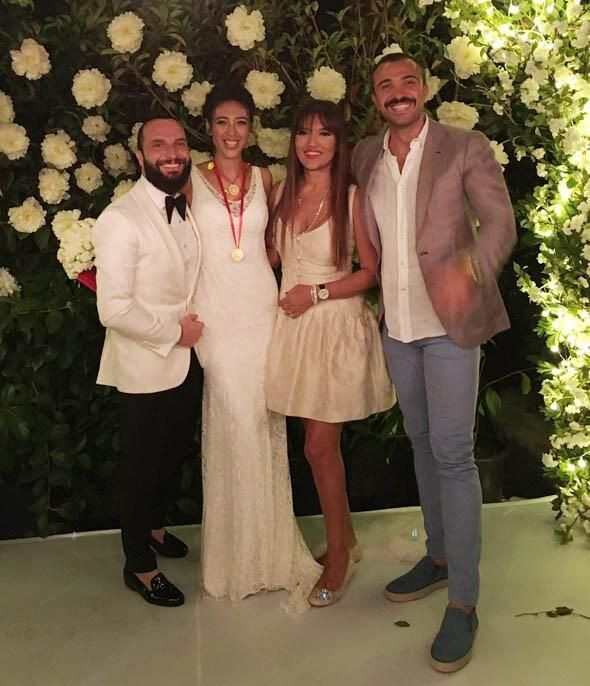 Demet Akalın ve Berkay Şahin'in eşi Özlem Ada Şahin birbirine girdi kol saati kavgası - Resim: 3