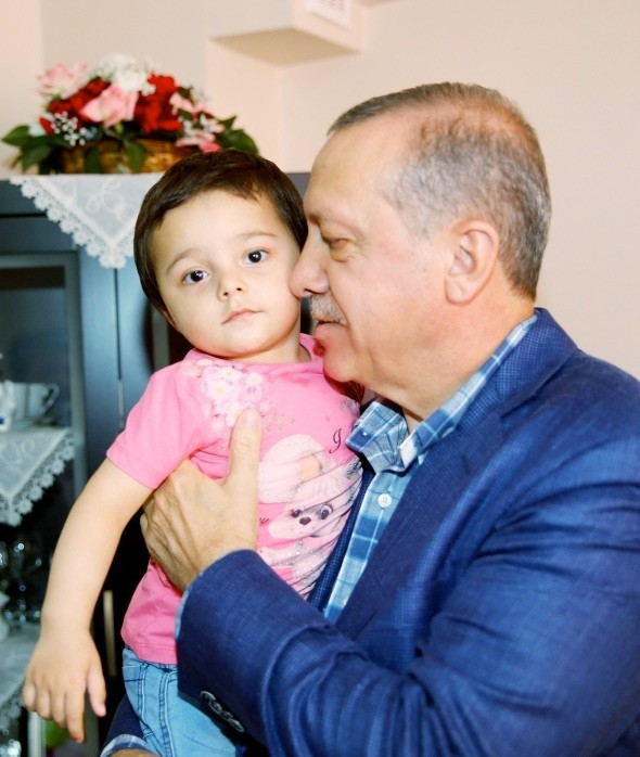 Erdoğan'ın şehit aileleri ziyaretinden çarpıcı görüntüler - Resim: 4