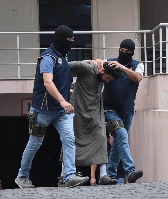 İzmir'de DEAŞ'ın infazcısına operasyon! Göçmen gruba karışarak yurda girmiş - Resim: 4