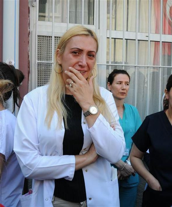 Bitlis şehidi hastanede gözyaşlarıyla uğurlandı! - Resim: 1