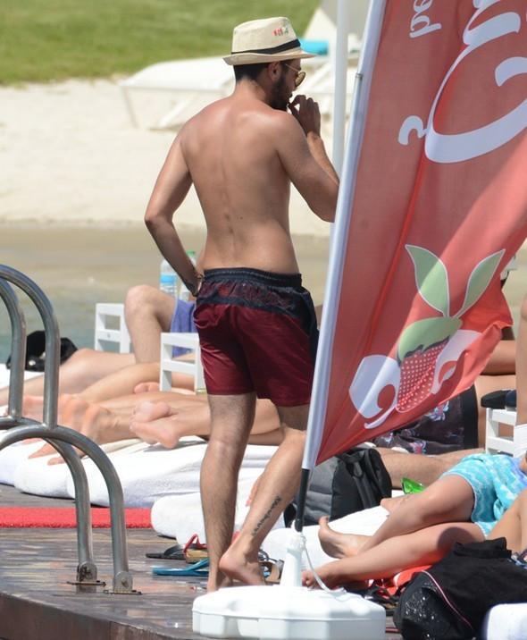 Rüzgar o halde yakalanınca bakın arkadaşları ne yaptı! - Resim: 2