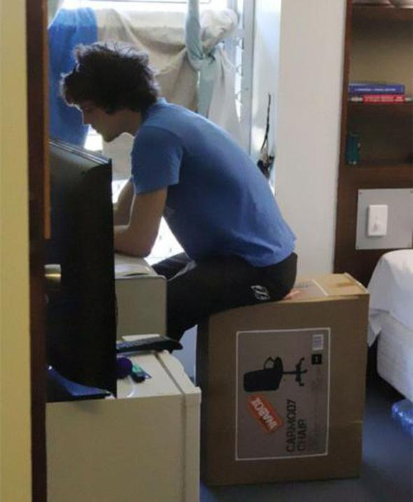 Bu kız saatlerce hiç durmadan yatıyor ve... - Resim: 4