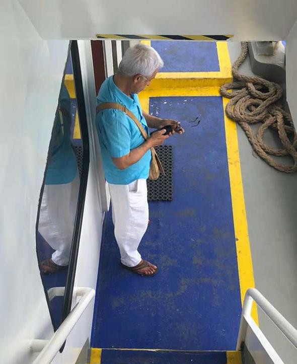 Mütevazı iş adamı onu vapurda görenler hayrete düştü - Resim: 3