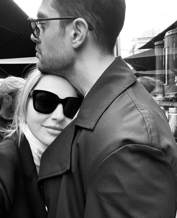 Hadise'nin eşi Mehmet Dinçerler'den şok eden hareket! Yazdığı o notla gündeme bomba gibi düştü! - Resim: 1