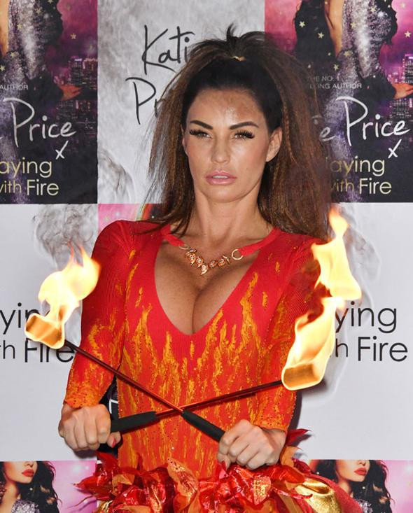 Ateşli tanıtım! Görenleri şok etti! - Resim: 1