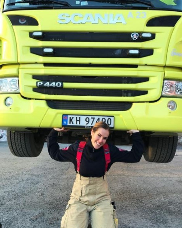 İtfaiyeciler mi modeller mi bu kadın olay oldu - Resim: 4