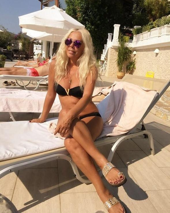 40 yaşını geride bırakan ünlü isimlerin bikinili pozları - Resim: 4