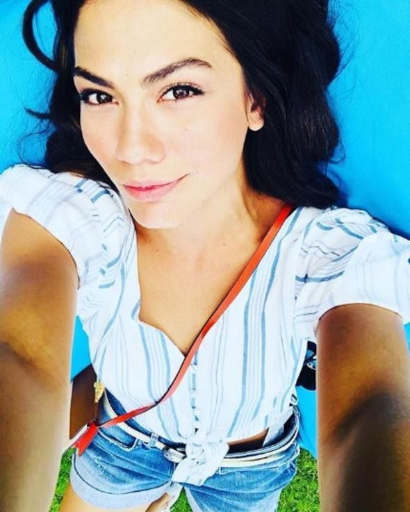 Erkenci Kuş dizisinin sempatik oyuncusu Demet Özdemir de kervana katıldı! - Resim: 4