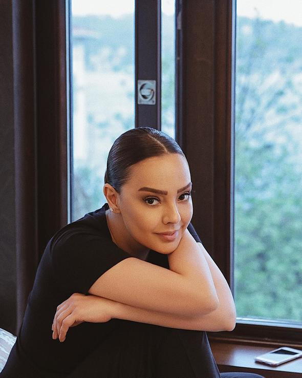 Kesenin ağzını açtı! Ebru Gündeş bomba gibi dönüyor! - Resim: 4