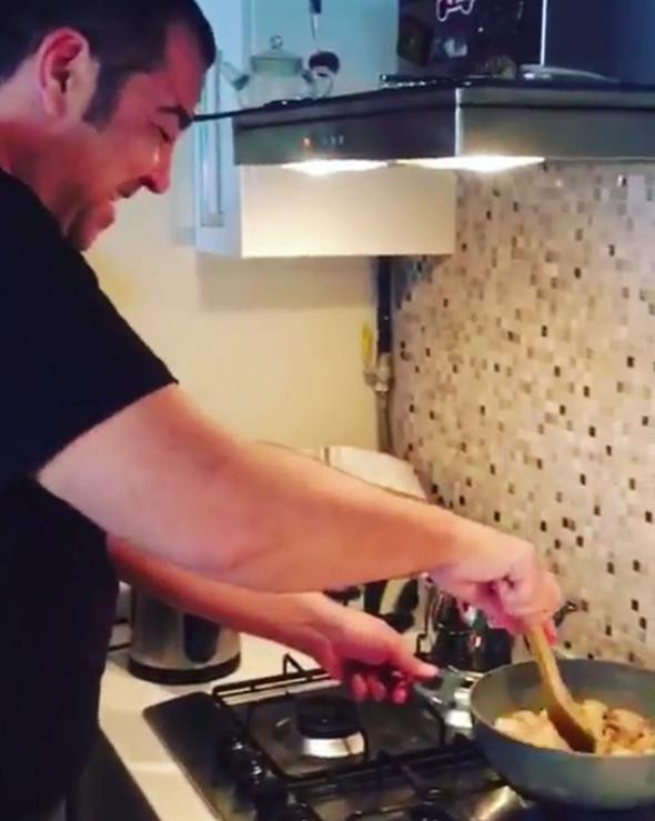 Cansu Taşkın'ın kahvaltı hazırlarken giydiği kıyafete bakın - Resim: 2