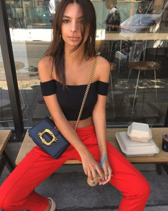 Artık kadınlar da yayılıyor tutabilene aşk olsun - Resim: 2