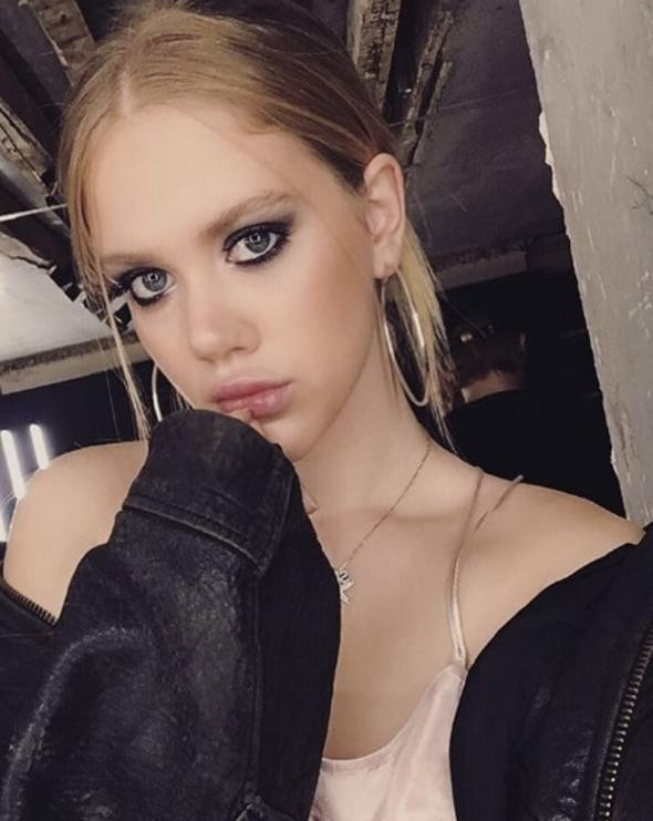 'Çok sıcaktı soyundum' diyen Serel Yereli'ye Demet'ten olay gönderme - Resim: 3