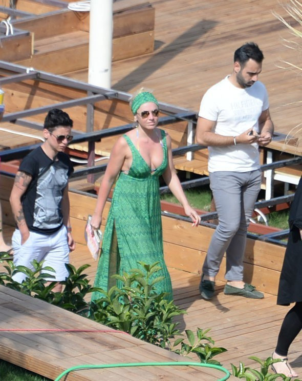 Hadise'ye büyük şok! Kapısı mühürlendi - Resim: 4