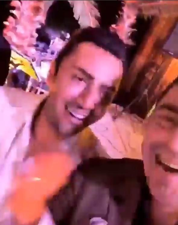 Seren Serengil Yaşar İpek nişanlandı! Çirkin el hareketi 'yok artık' dedirtti - Resim: 4