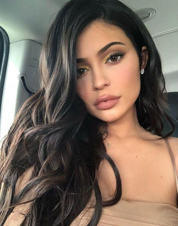 Dolgularını çıkarttırdı gören tanıyamadı! - Resim: 4