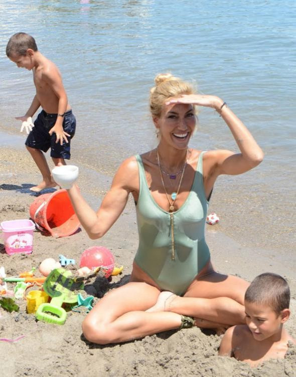 Çağla Şikel'in Bodrum güzelliği olay pozlar - Resim: 4