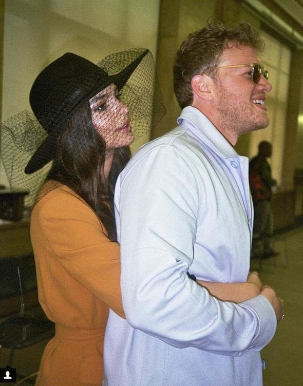 Emily Ratajkowski yine çıplak ! Bu sefer paylaştığı ise... - Resim: 3