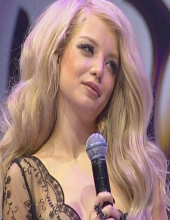 Çağla Şikel Emre Altuğ'un sevgilisine hayran 'O kadar güzelsin ki' - Resim: 4