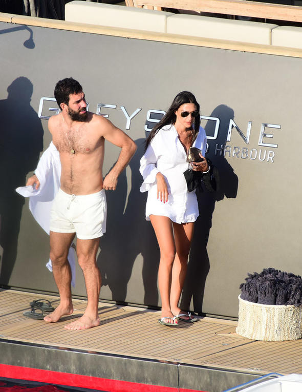 Tatili zehir oldu! Arda Turan'ın keyfini kaçıran telefon - Resim: 4