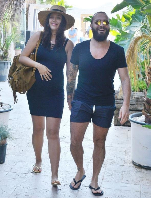 Şarkıcı Berkay baba olmak için geri sayımda bebeğin adına bakın - Resim: 2