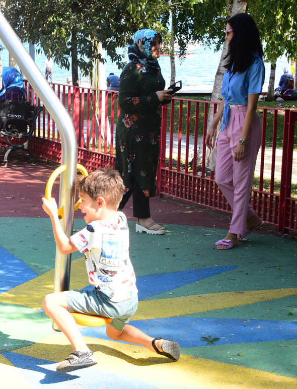 Ahu Yağtu'ya Defne Samyeli soruldu! Bakın ne dedi? - Resim: 3