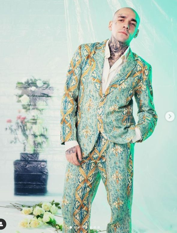 Rapçi Ezhel Almanya'da taharet musluğu ve kokoreçe hasret kalmış Sercan İpekçioğlu kimdir kaç yaşında - Resim: 3