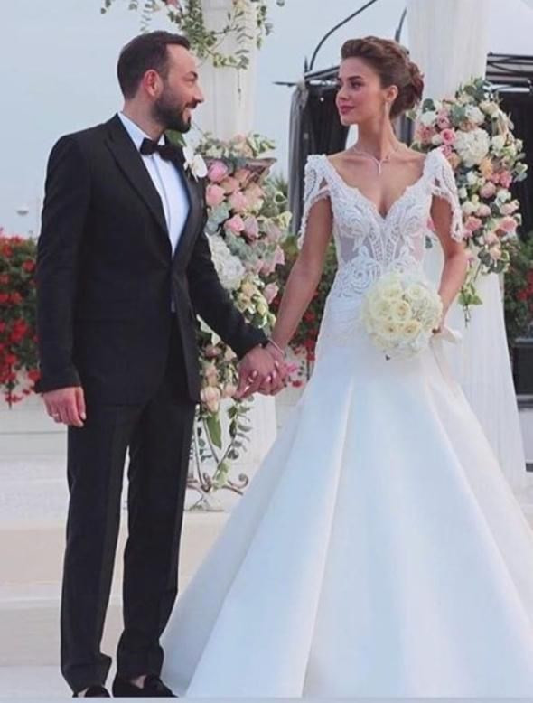 Bensu Soral evlendi! İşte düğünden olay fotoğraflar - Resim: 3