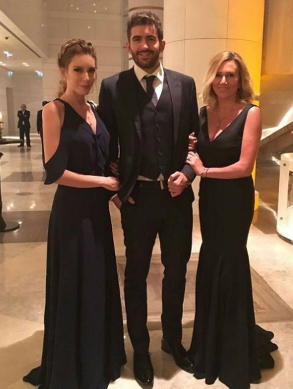 Uzun zamandır görüntülenmiyorlardı... Düğünde kurtlarını döktüler! - Resim: 4