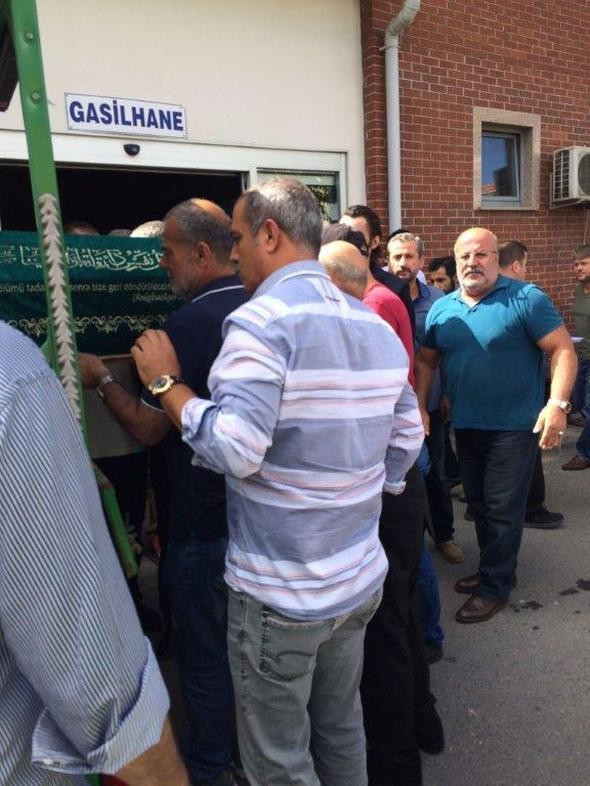  Filiz Aker'in cenazesi toprağa verildi! Abisinden şok açıklama - Resim: 4