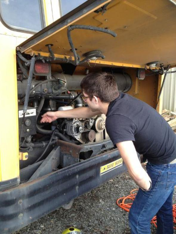 Hurda otobüsü ev yapıp kiradan kurtuldular! - Resim: 3