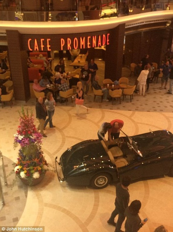 Dünyanın en büyük yolcu gemisinden ilk kareler - Resim: 2