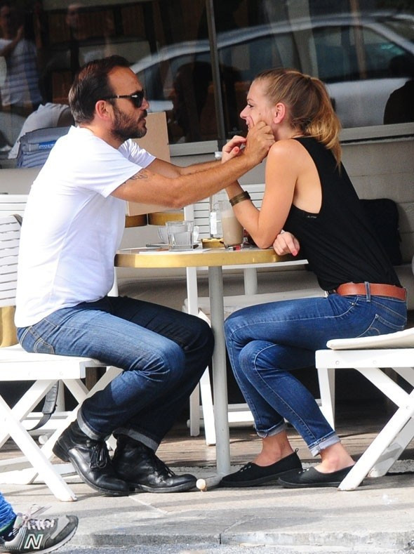 Ünlü oyuncu fena yakalandı! Öpmelere doyamadı - Resim: 3