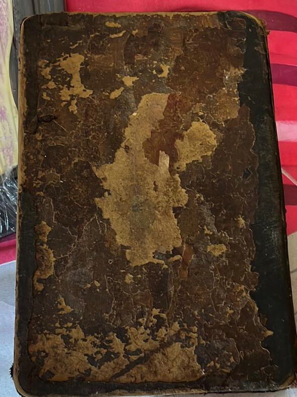 Bir evde kaçak kazı yapan defineciler yakalandı, evden çıkanlar şaşırttı! Tam 43 tane... - Resim: 4