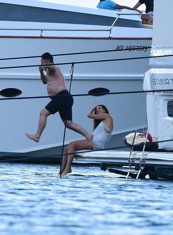 İşte Cem Yılmaz'ın otel gibi teknesi! - Resim: 4