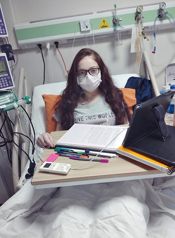 Sosyal medyadan seslenmişti: Gizem’den acı haber! - Resim: 2