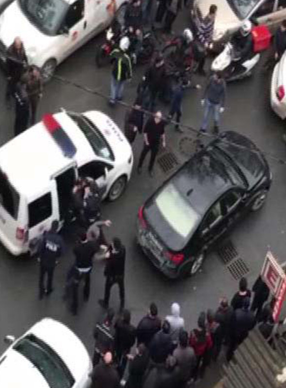 Sarıyer'de ilginç keçi kavgası: Polis kavgayı biber gazı ile ayırdı! - Resim: 1