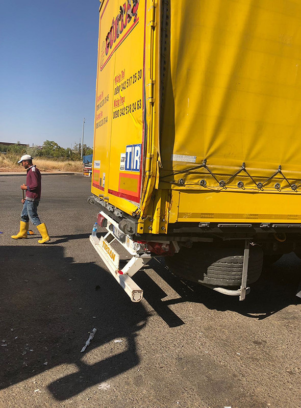 Feci olay: Park etmek isterken arkadaşını ezdi! - Resim: 2