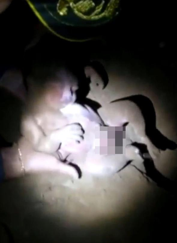 Toprağın altına gömülen bebek sekiz saat sonra  çıkarıldı! - Resim: 4