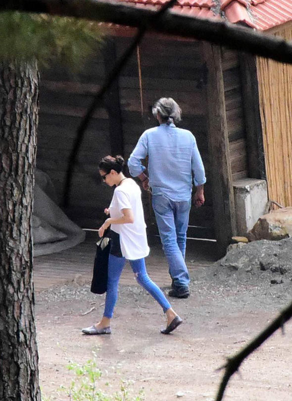 Şehirden koptu! İşte Özgü Namal'ın köy hayatı - Resim: 1