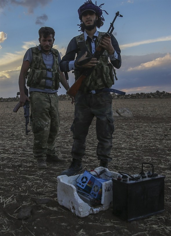 Fırat Kalkanı Harekatı'nda dikkat çeken Kurtlar Vadisi detayı - Resim: 2