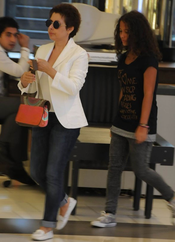 Küçük kızı büyüdü boyunu geçti - Resim: 3