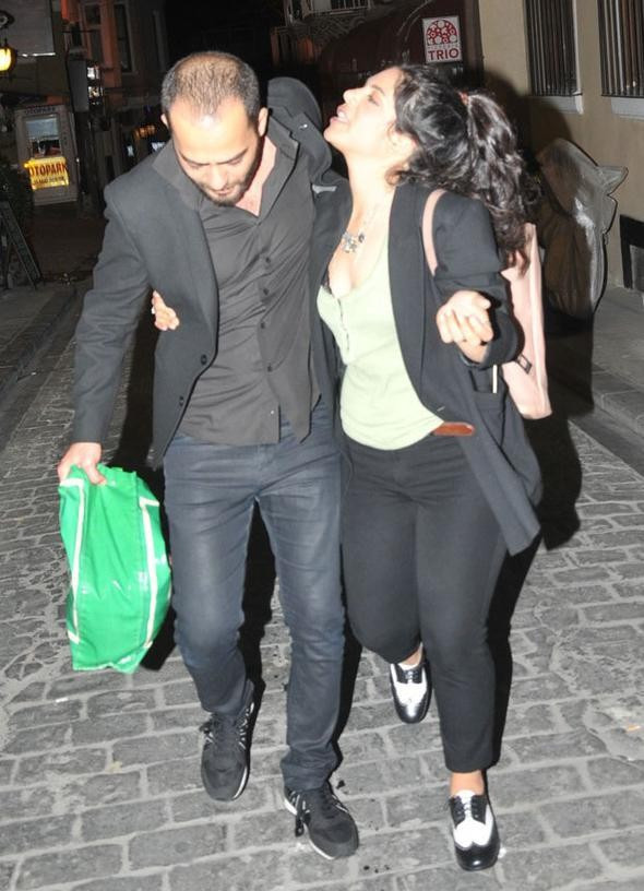 Kerem Fırtına çapkınlık turunda Şebnem Bozoklu çıldıracak - Resim: 4