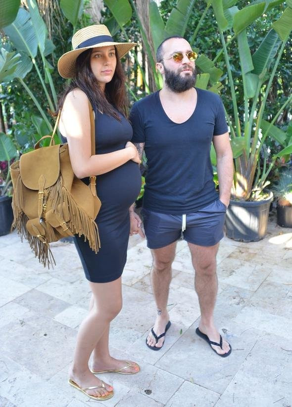 Şarkıcı Berkay baba olmak için geri sayımda bebeğin adına bakın - Resim: 1