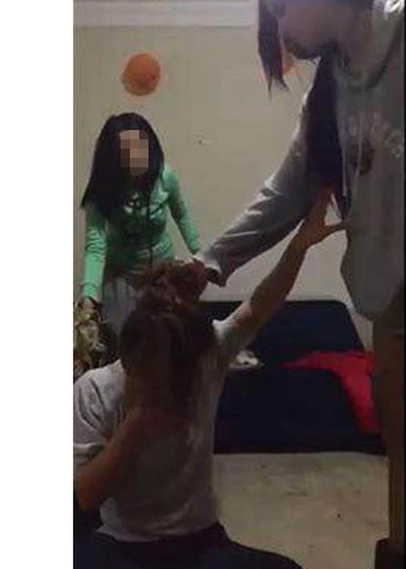 Flaş gelişme! Üniversiteli dayakçı kızlara ceza yağdı! - Resim: 2