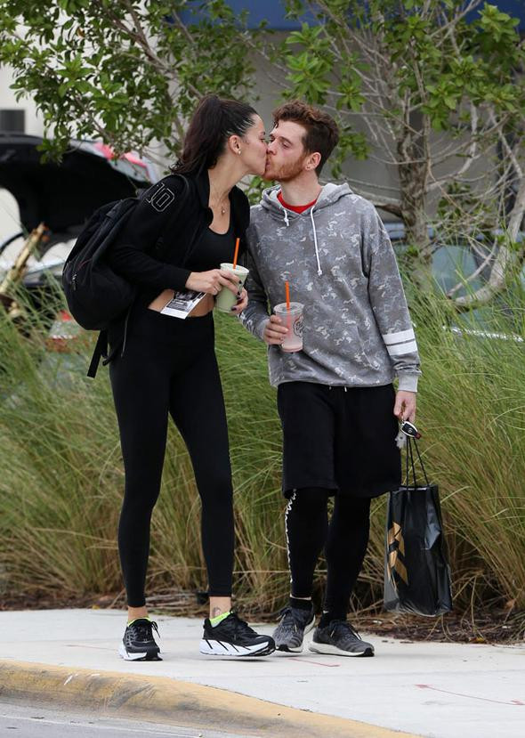 Adriana Lima'nın, Metin Hara'yla evlenmek için tek şartı var - Resim: 1