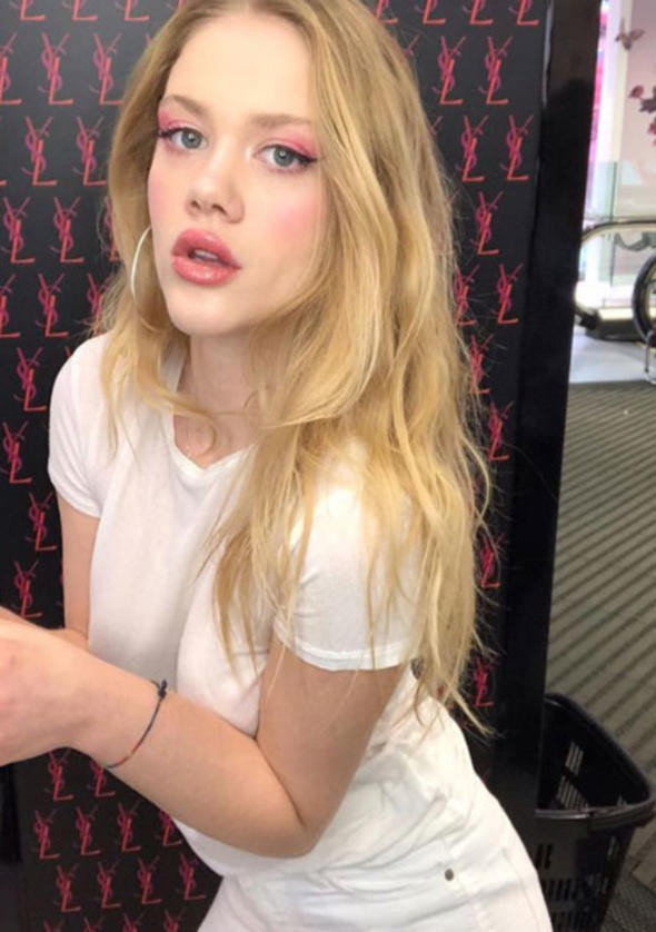 Üstsüz pozları olay olmuştu! Oyunculuğu bıraktı öğrenci oldu - Resim: 3